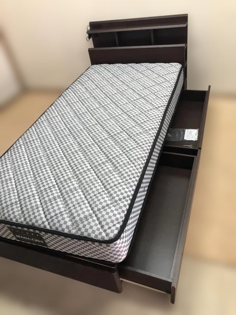 送料無料【収納付・マットレスセット】マナベ シングル 宮棚コンセント1024-2