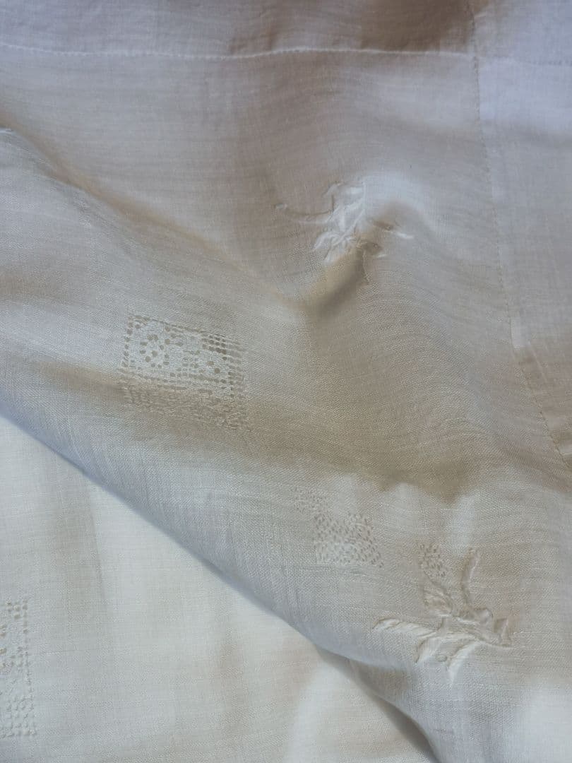 アンティークニードルワーク 昆虫＆薔薇刺繍フィレレース 大判シアークロスカーテン