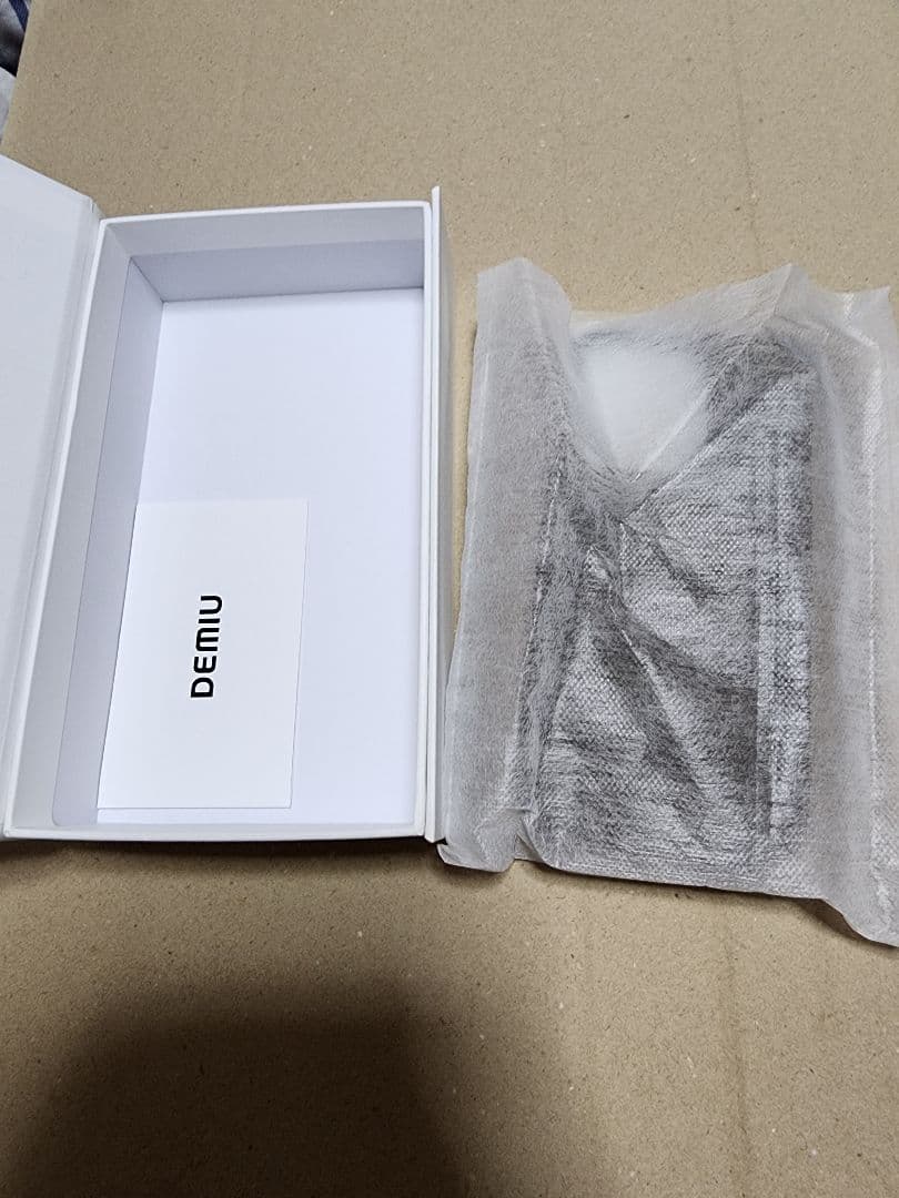 DEMIU iPhone15Pro ケース BALON UN エトープ