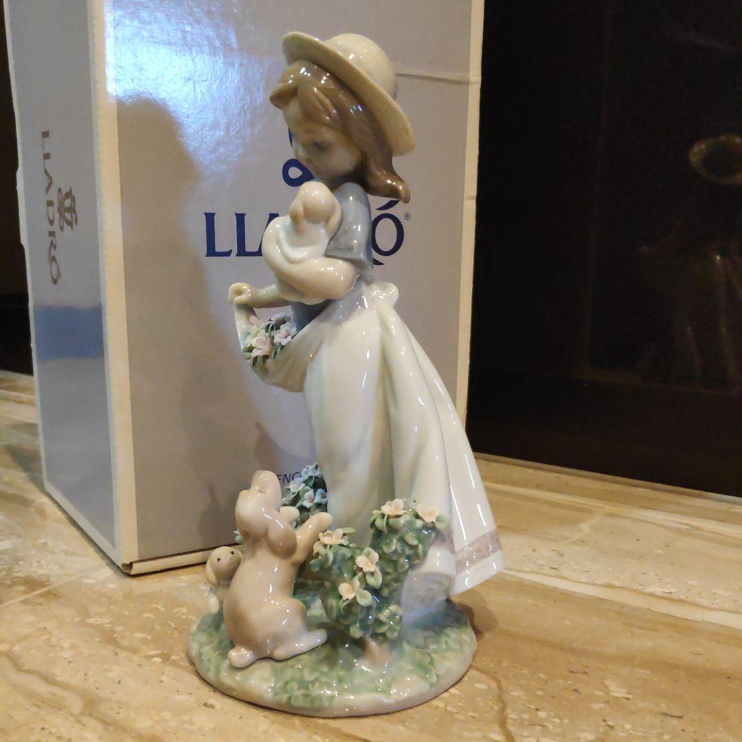 置物 LLADRO A ROMP IN THE GARDEN