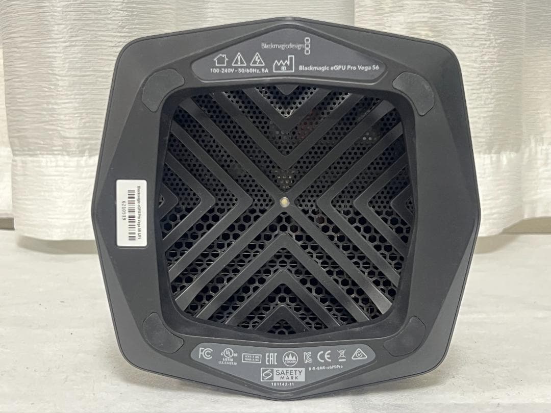 Blackmagic eGPU Pro RX Vega56 上位モデル Mac用