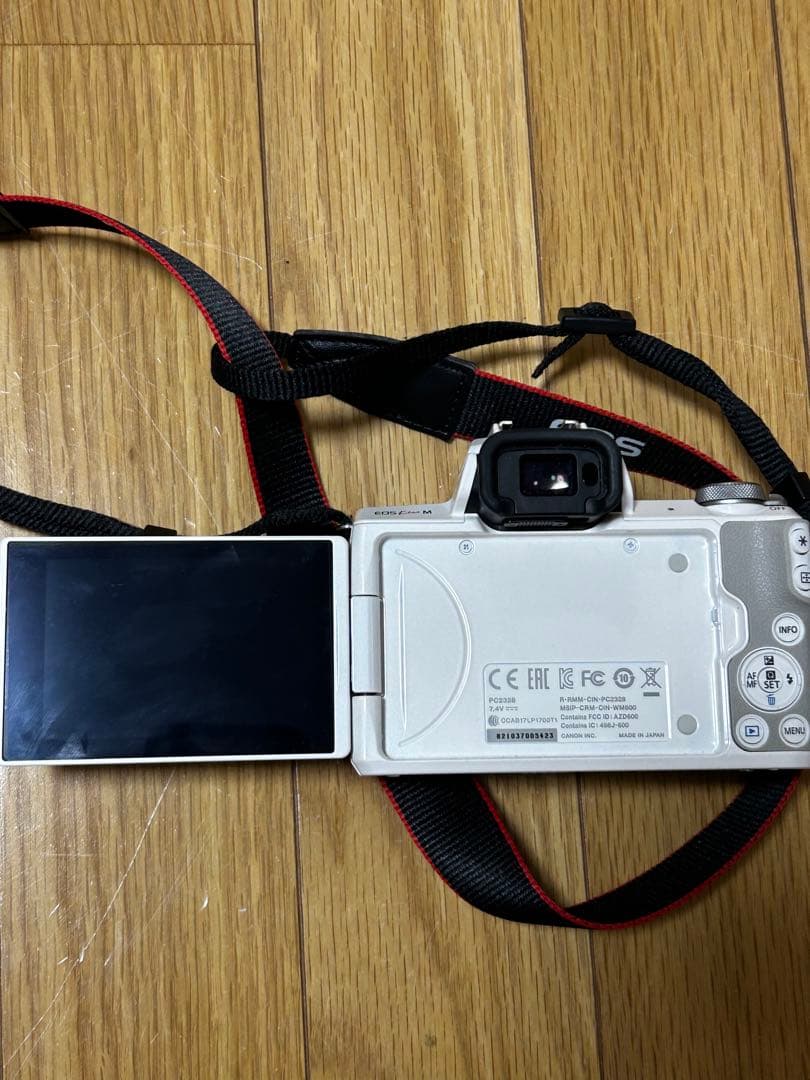 すずchanCanon EOS Kiss M ダブルズームレンズキット