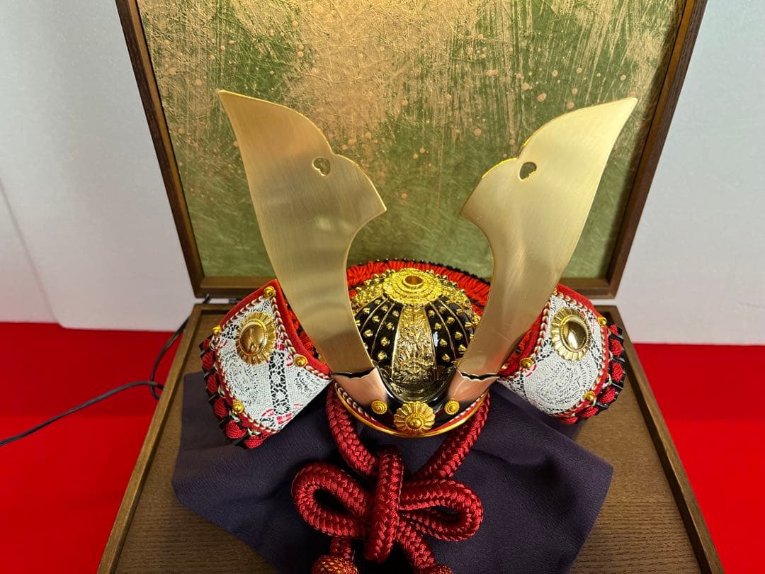 兜飾り　翔風　LED付き収納飾り