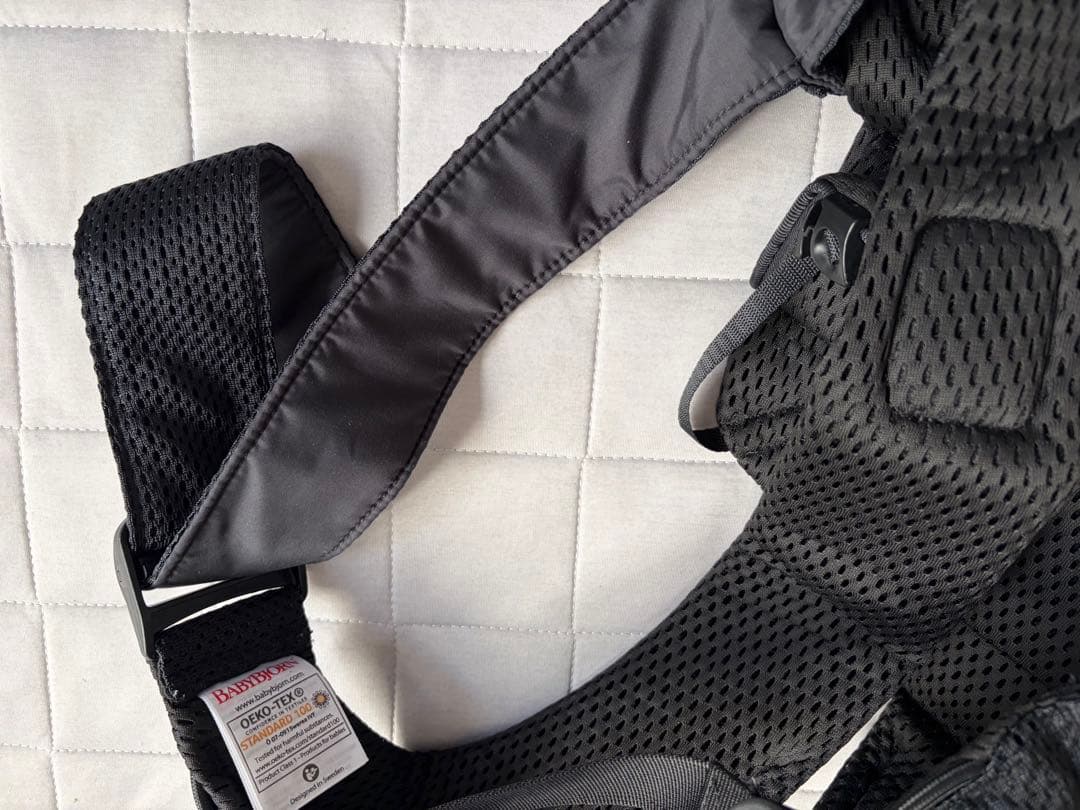 【極美品】ベビービョルン ワンカイエアーメッシュ ブラック 試着のみ 新生児OK