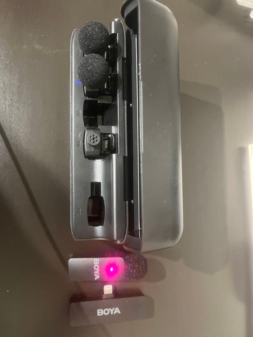 4人同時収録ワイヤレスマイクBOYA 充電ケース付き