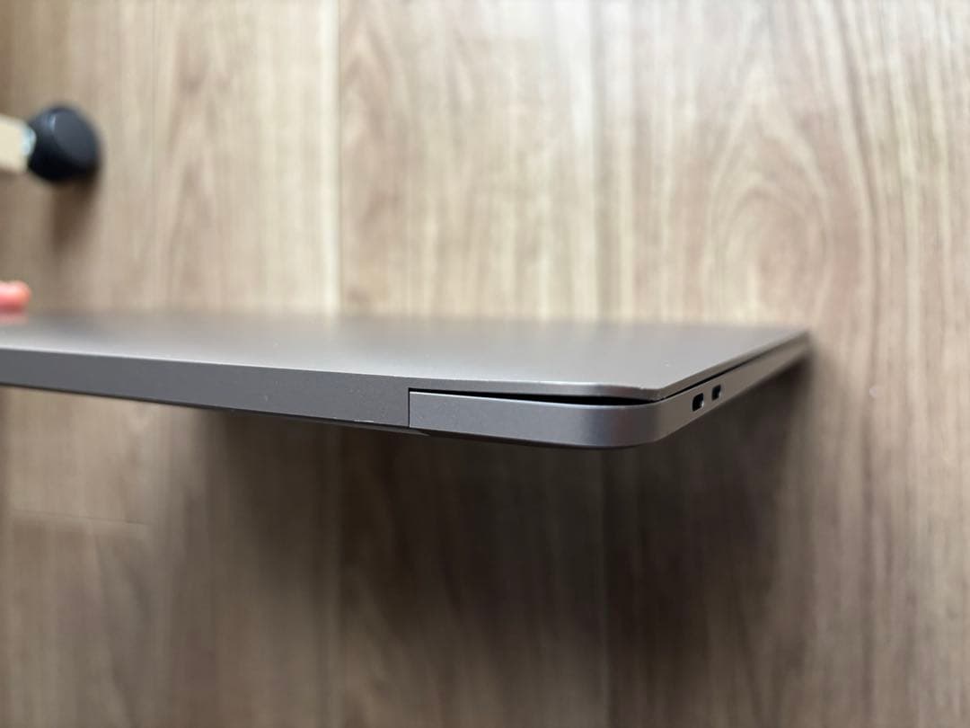 MacBook Pro 15インチ (2016) 本体