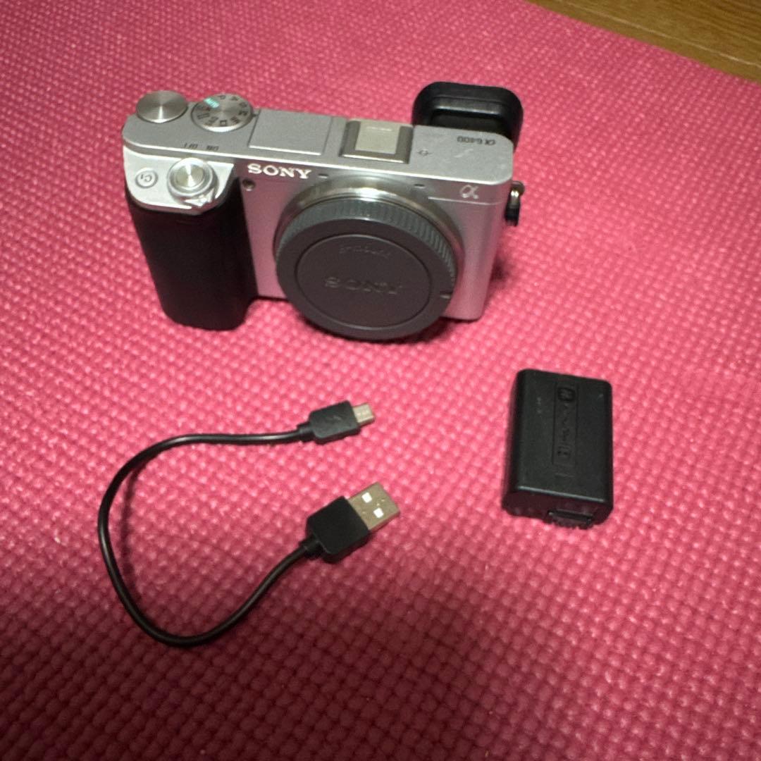 SONY α6400 ミラーレスカメラ シルバー　おまけ付き