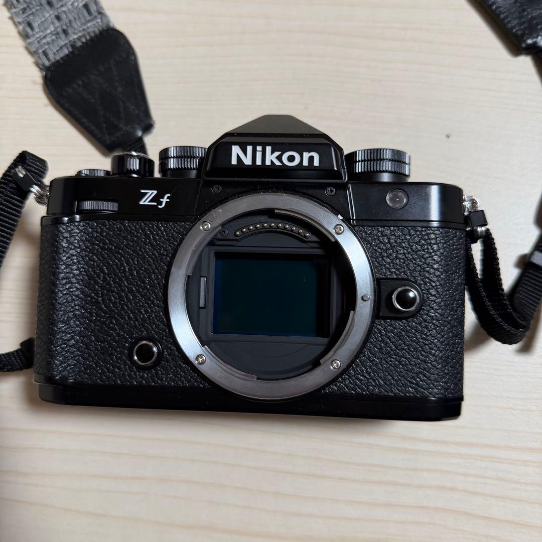 Nikon Zf レンズ付き　バーコードそのまま