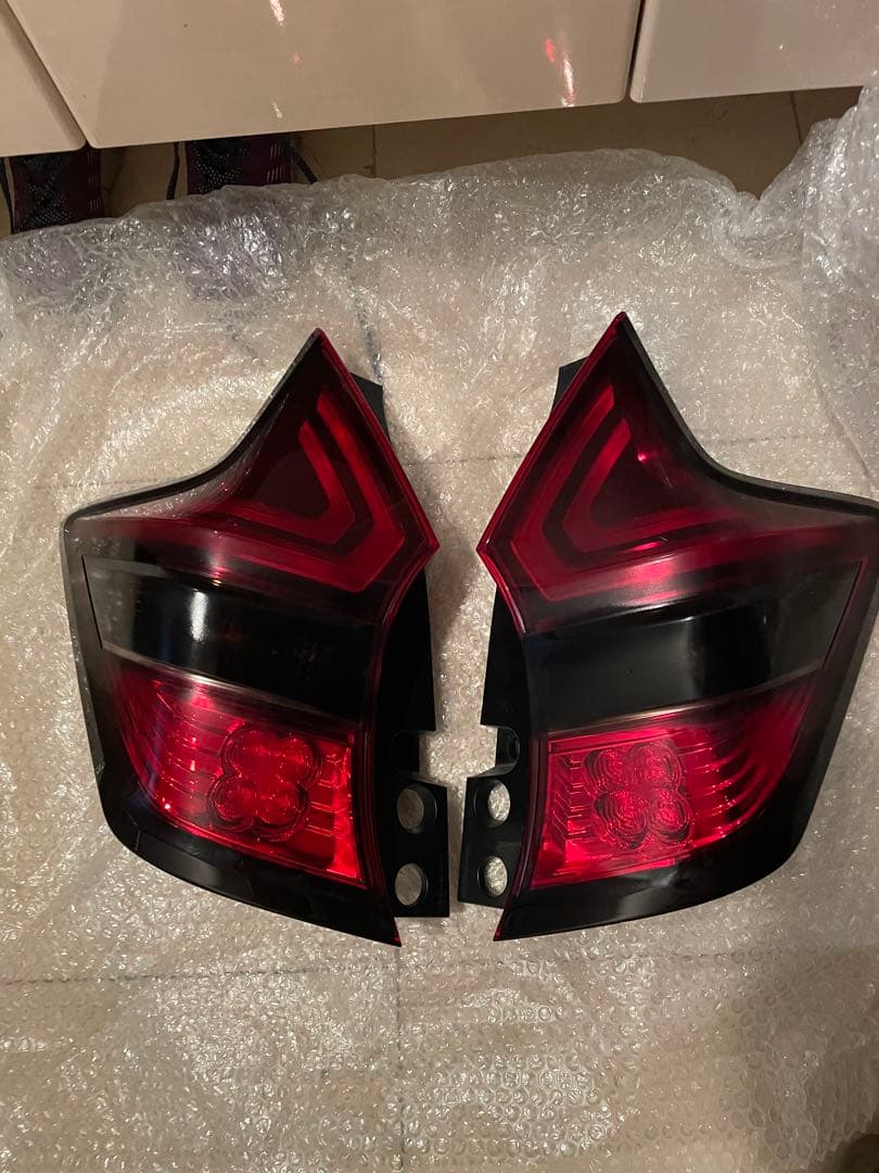 日産　E12ノート　純正流用スモークテールランプ　左右セット期間限定値下げ