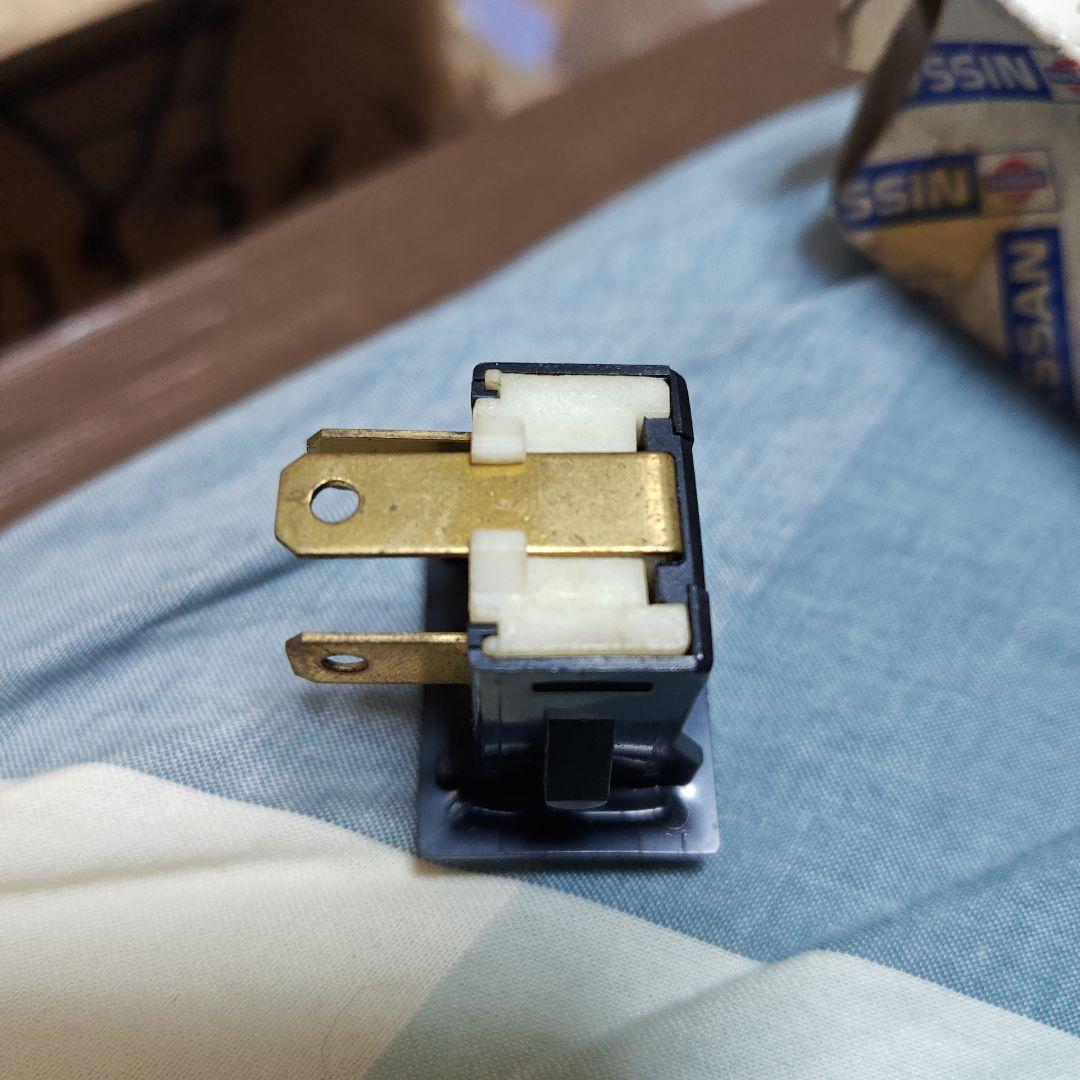 R30スカイライン パワーウィンドウスイッチ