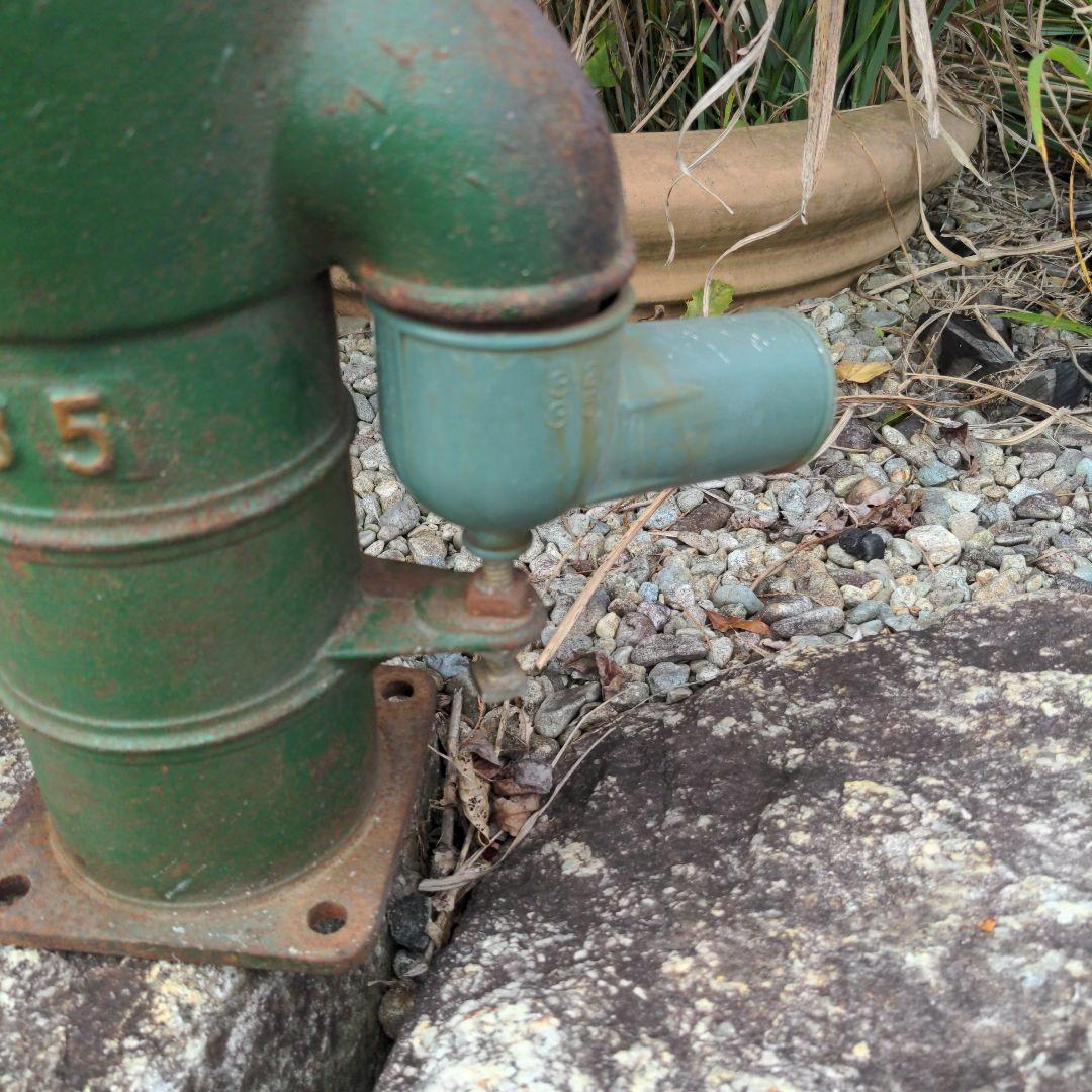 ミ*ル様 手押し井戸ポンプ　レトロ井戸ポンプ　ガッチャンポンプ　ジャンクガーデン