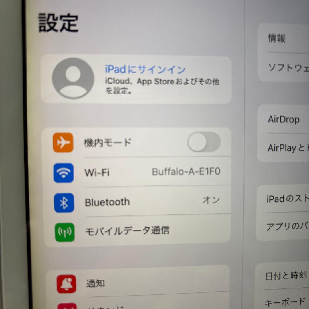 iPad本体 iPad7 32G Wi-Fi, sim free 95.6%