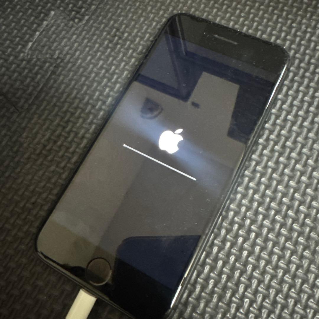 iPhone8 ブラック　64GB