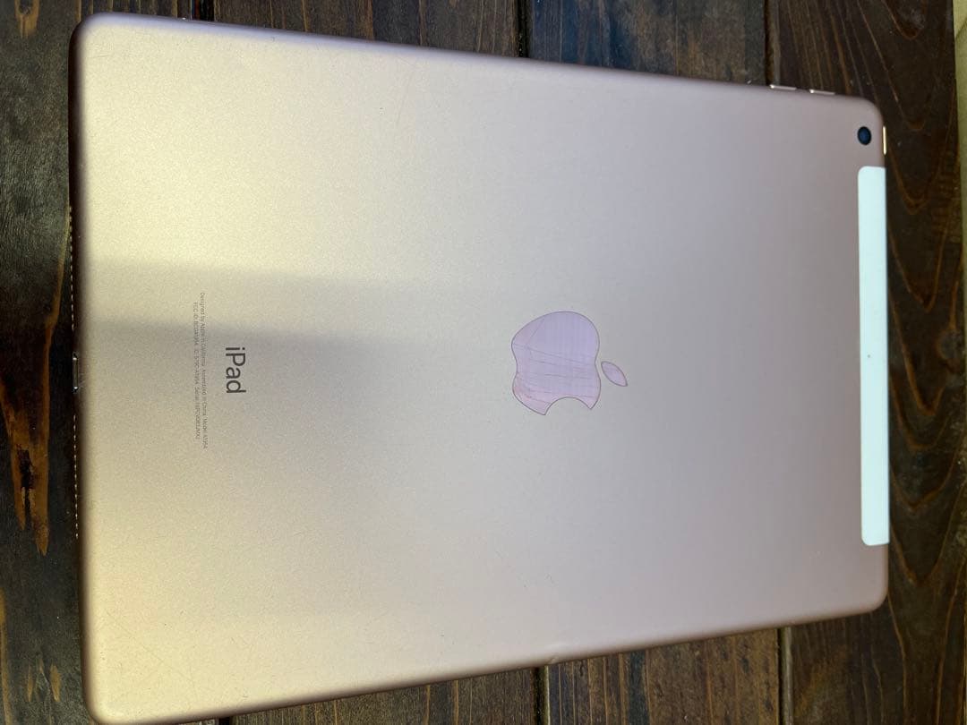 Apple iPad (第6世代) ピンク【難あり】