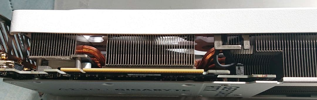 AERO GEFORCE RTX4060ti 8GBオマケ付き。