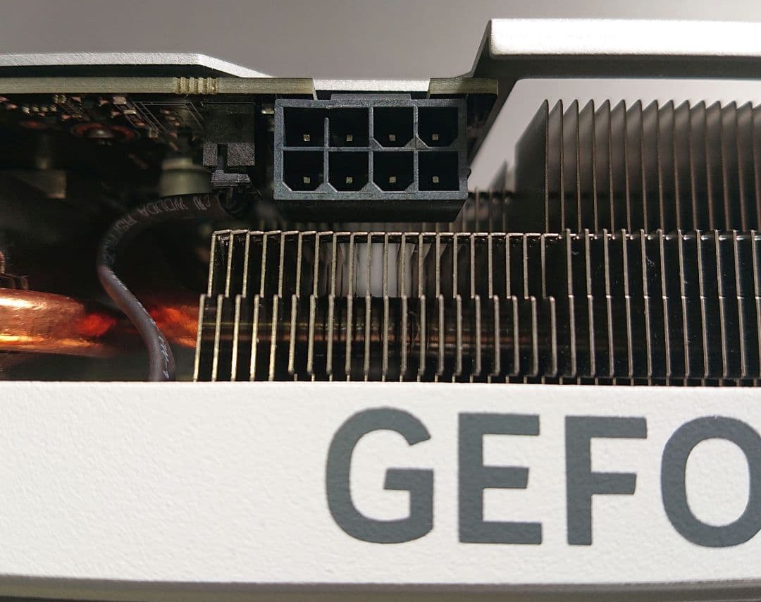 AERO GEFORCE RTX4060ti 8GBオマケ付き。