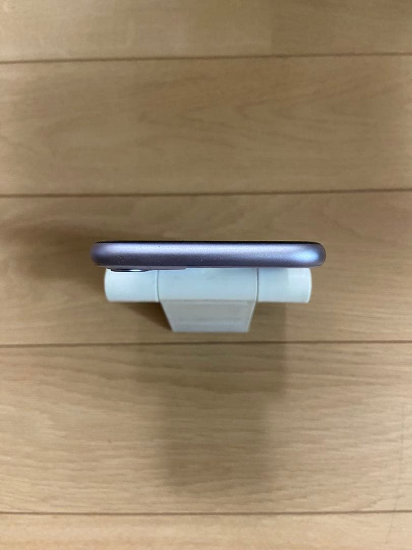 iPhone11 128GB パープル　simフリー　前面上部にモヤあり