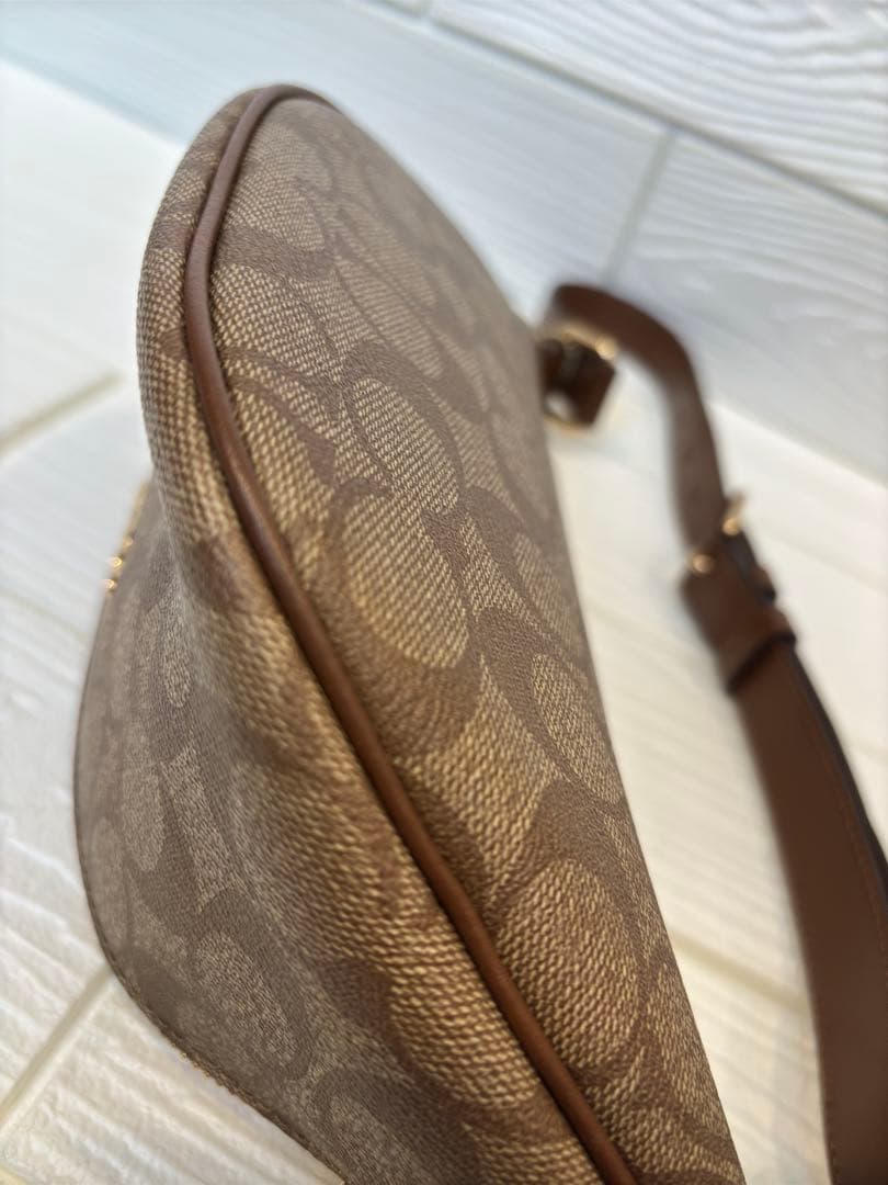 COACH シグネチャー ウエストバッグ ボディバッグ レザー 茶色