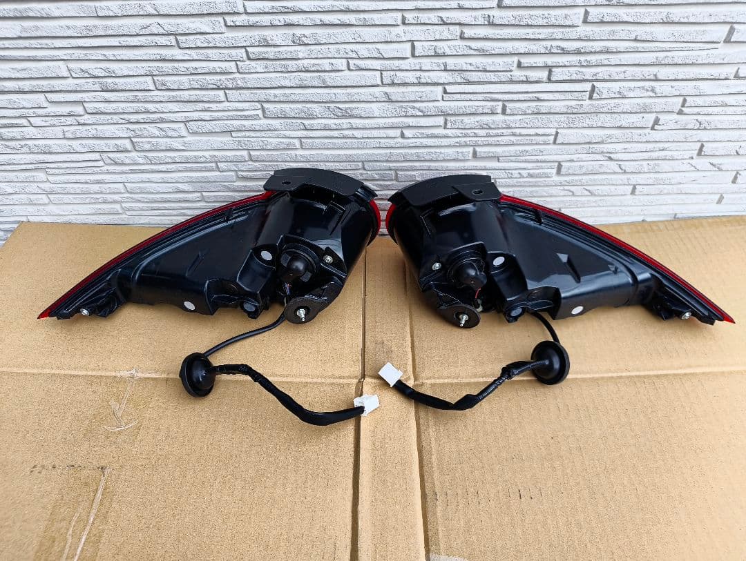 ND2ロードスター 純正リアコンビネーションランプ