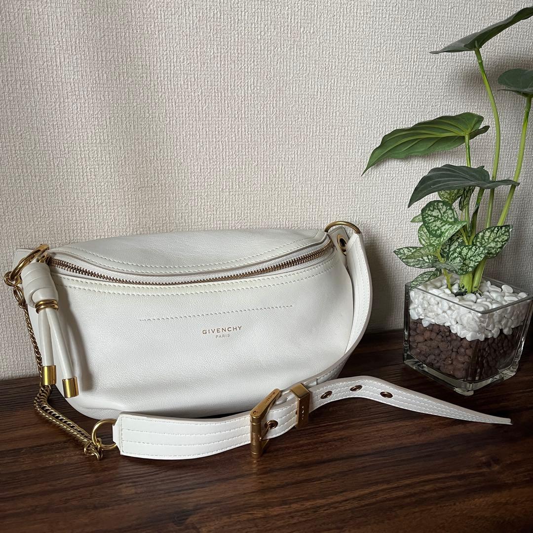 【美品！！】GIVENCHY ジバンシー ジバンシィ ボディバッグ ロゴ レザー