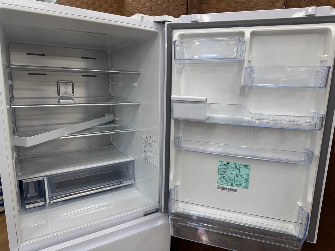 F096 Hisense ３ドア　冷蔵庫　358L 2023年　自動製氷　右開き