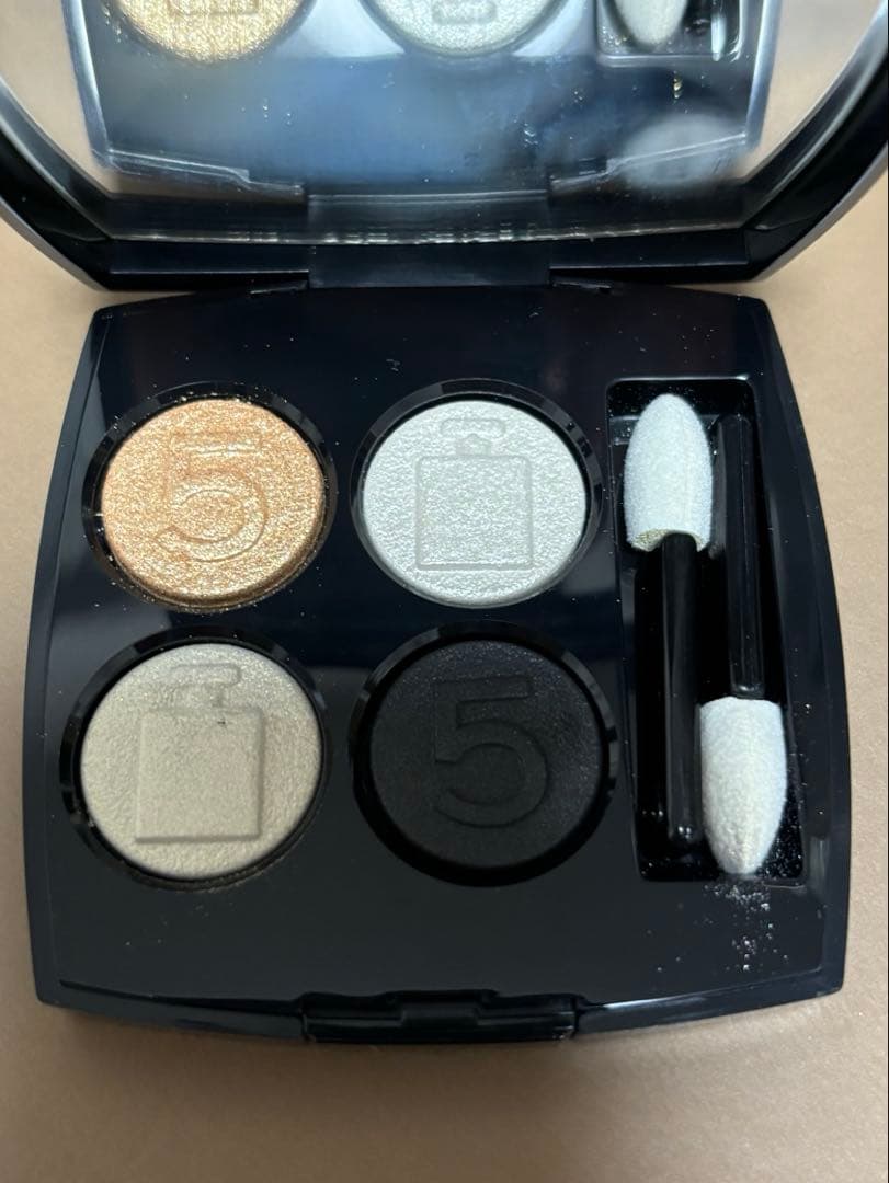 【限定】【ほぼ未使用】美品✴︎CHANEL レキャトルオンブル No5