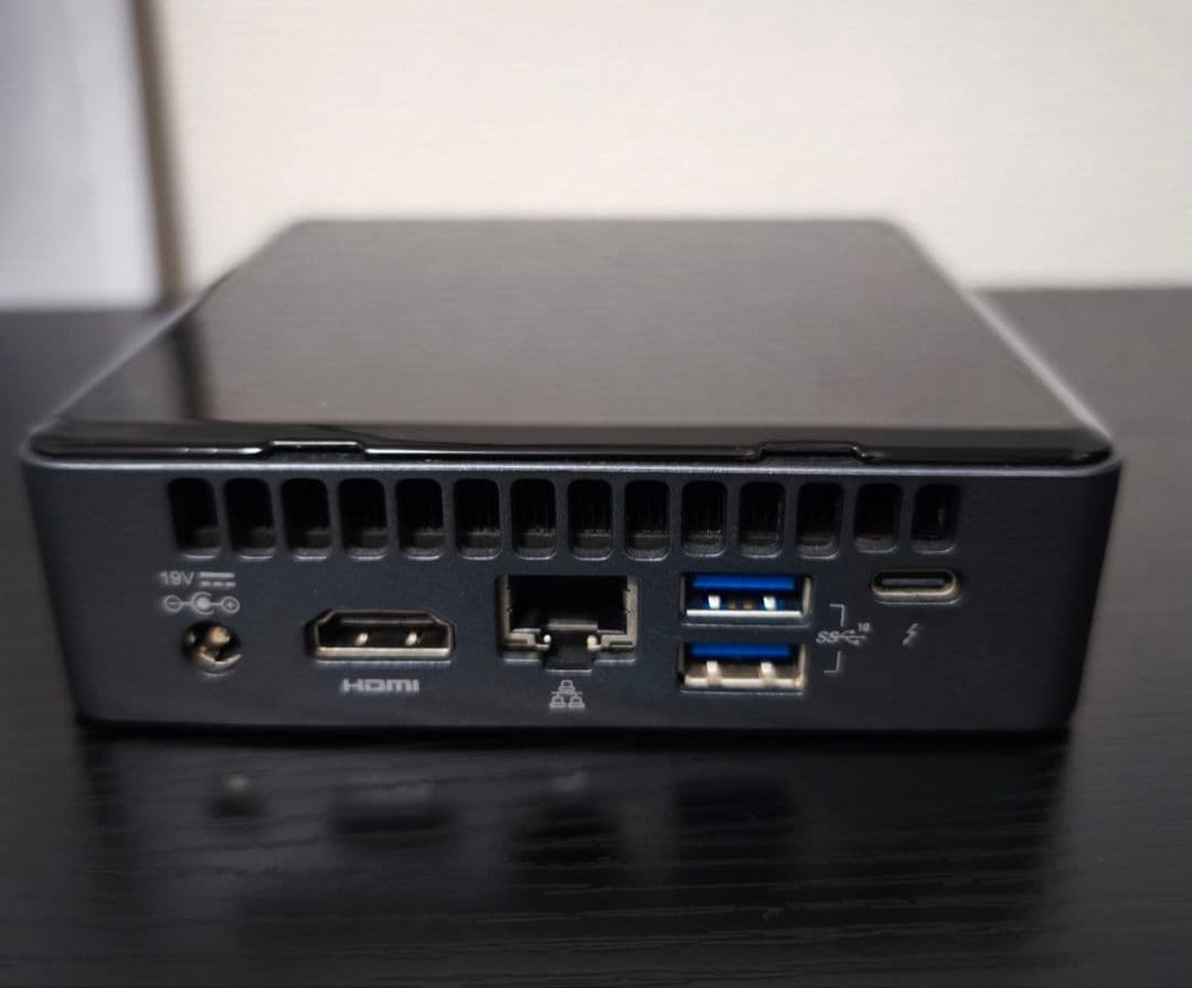 INTEL NUC8I5BEK 本体＋32GB Memory+500GB SSD