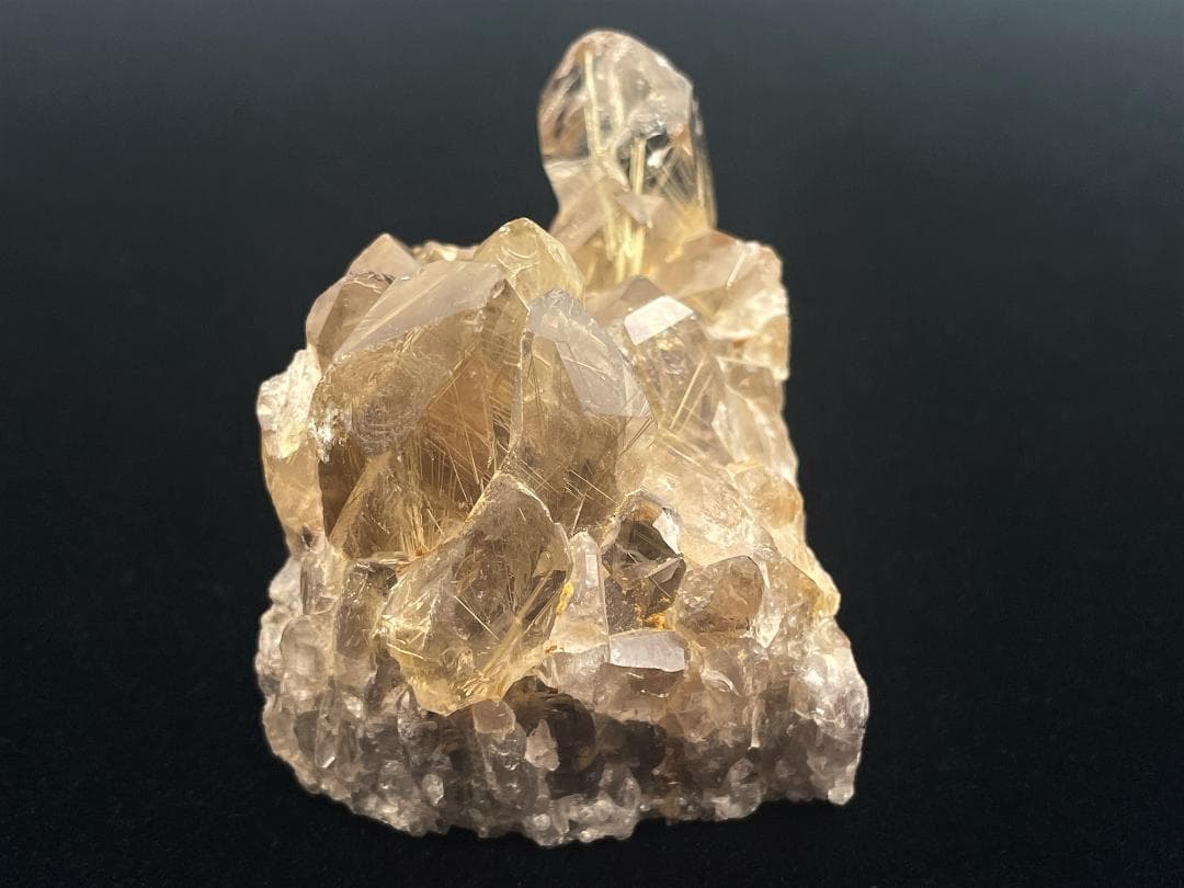 クラスター（ルチルクォーツ）