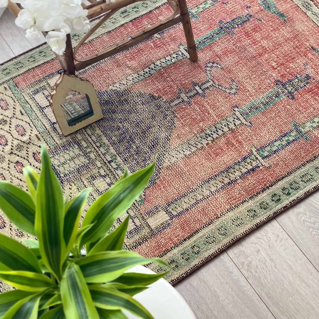 レッド✳︎グリーン　アート塔　パープル　リバーシブル　トルコヴィンテージラグ