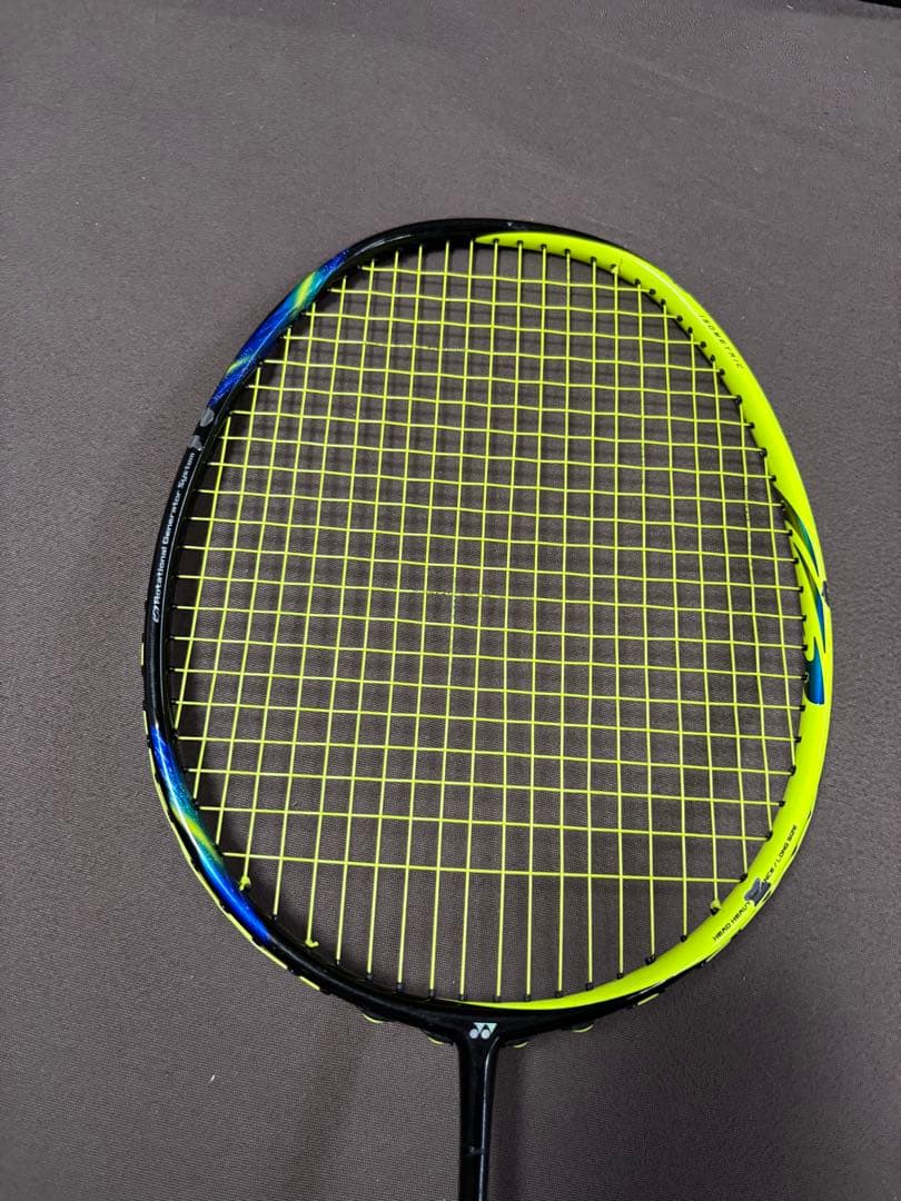 バドミントンラケット アストロクス77 4u5g 黄緑