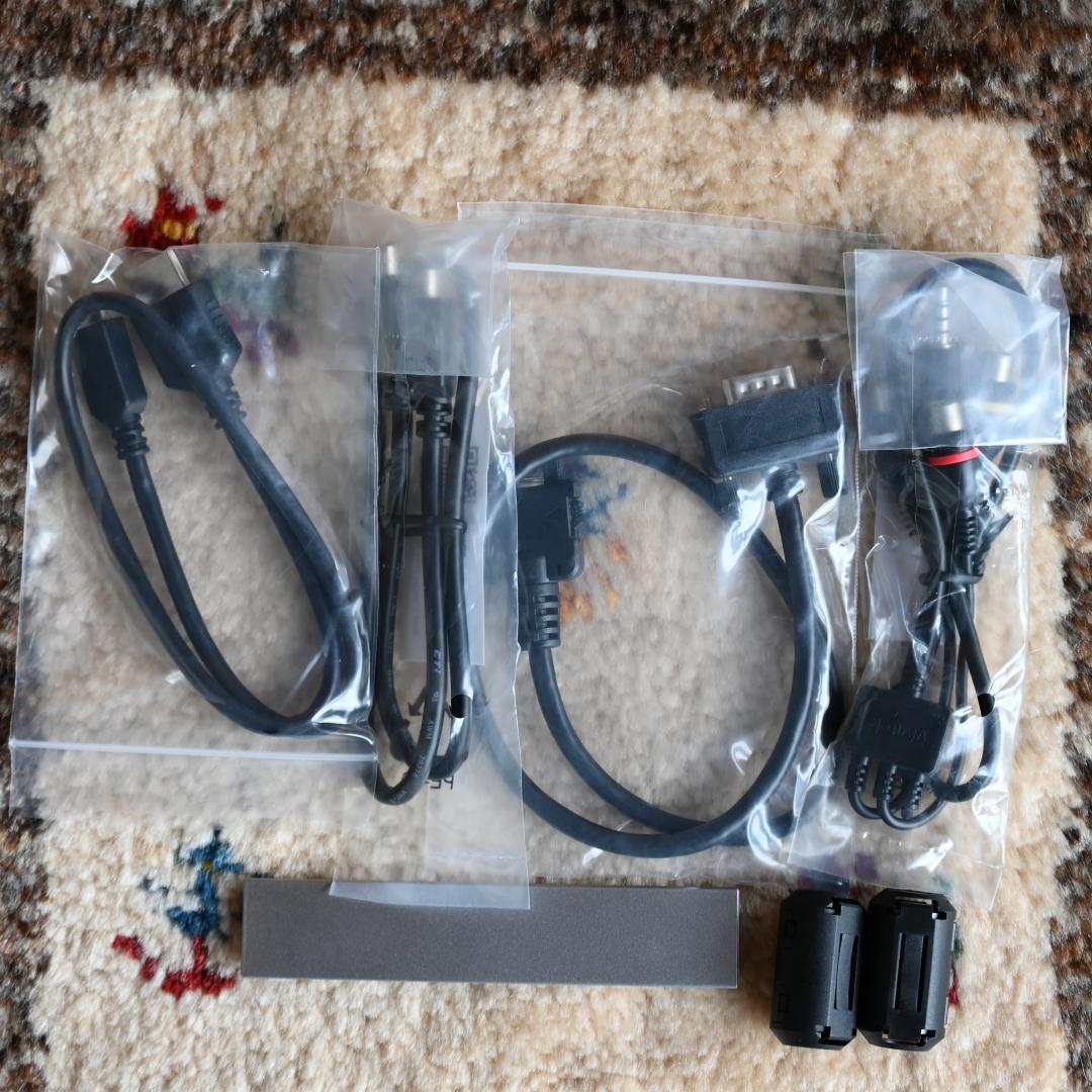 QUMI Q2（コンパクトプロジェクター）