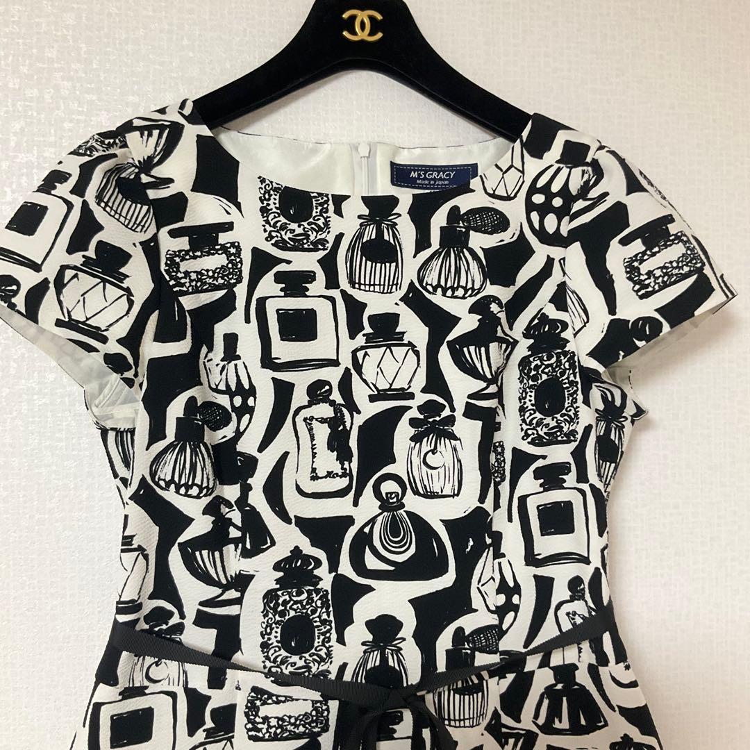 エムズグレイシー♡2025✨香水瓶柄ワンピース