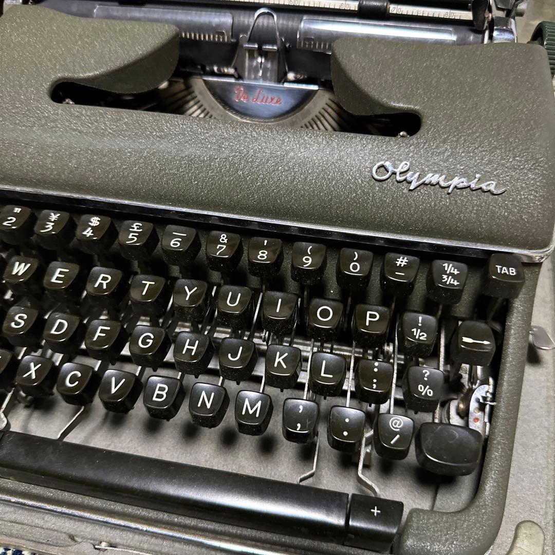 〈最終価格〉オリンピア　ウェルク社　タイプライター　アンティーク