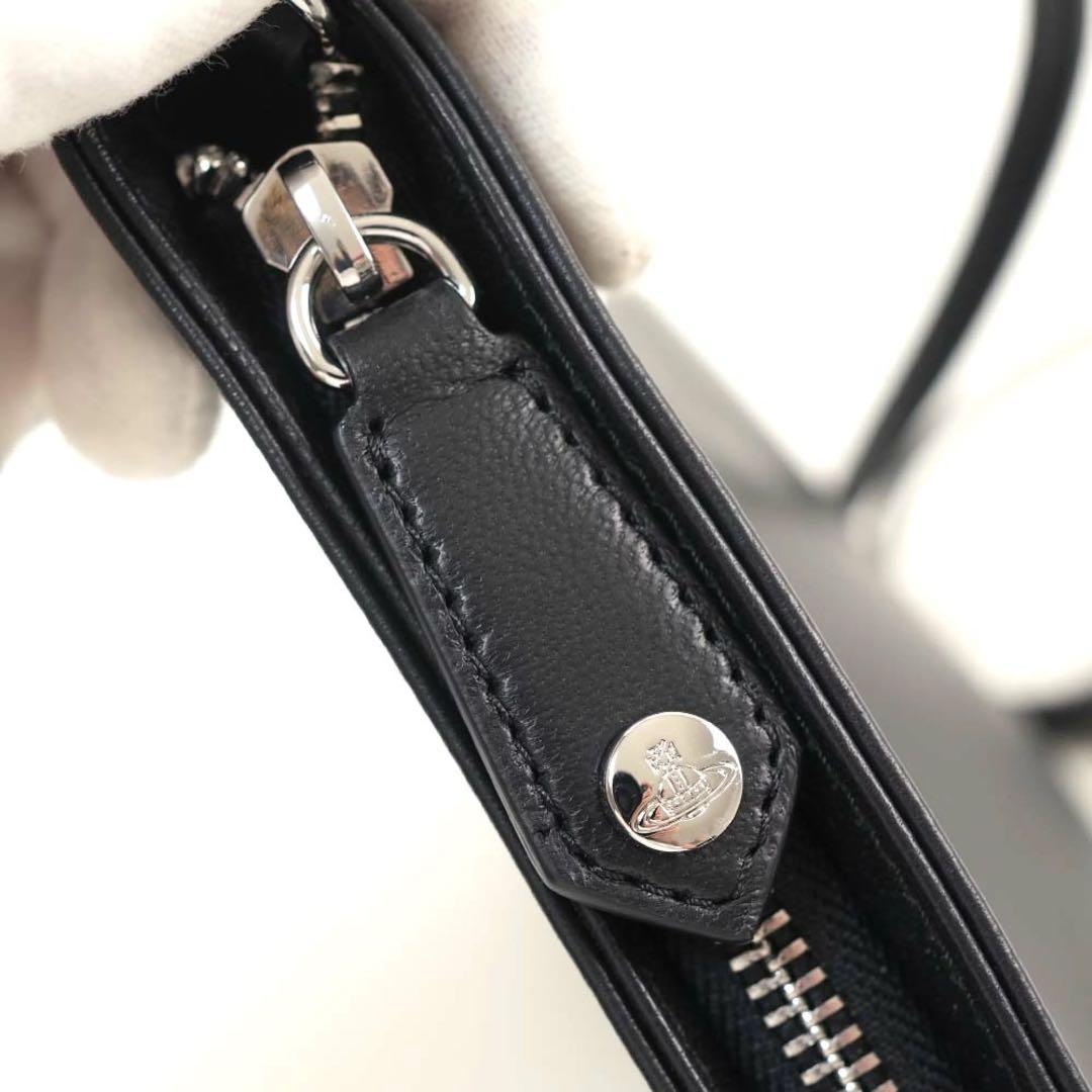 E*i様 ヴィヴィアン　ブラックレザーショルダーバッグ　男女問わずいけます！　レ