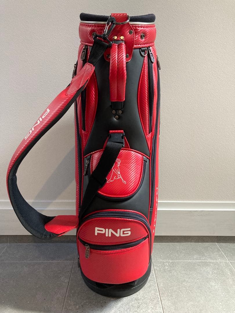 ピン　キャディバッグ赤色