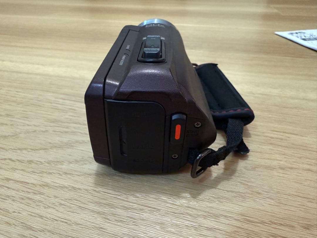 JVC ビデオカメラ Everio R GZ-RX600 ブラウン　【三脚付】