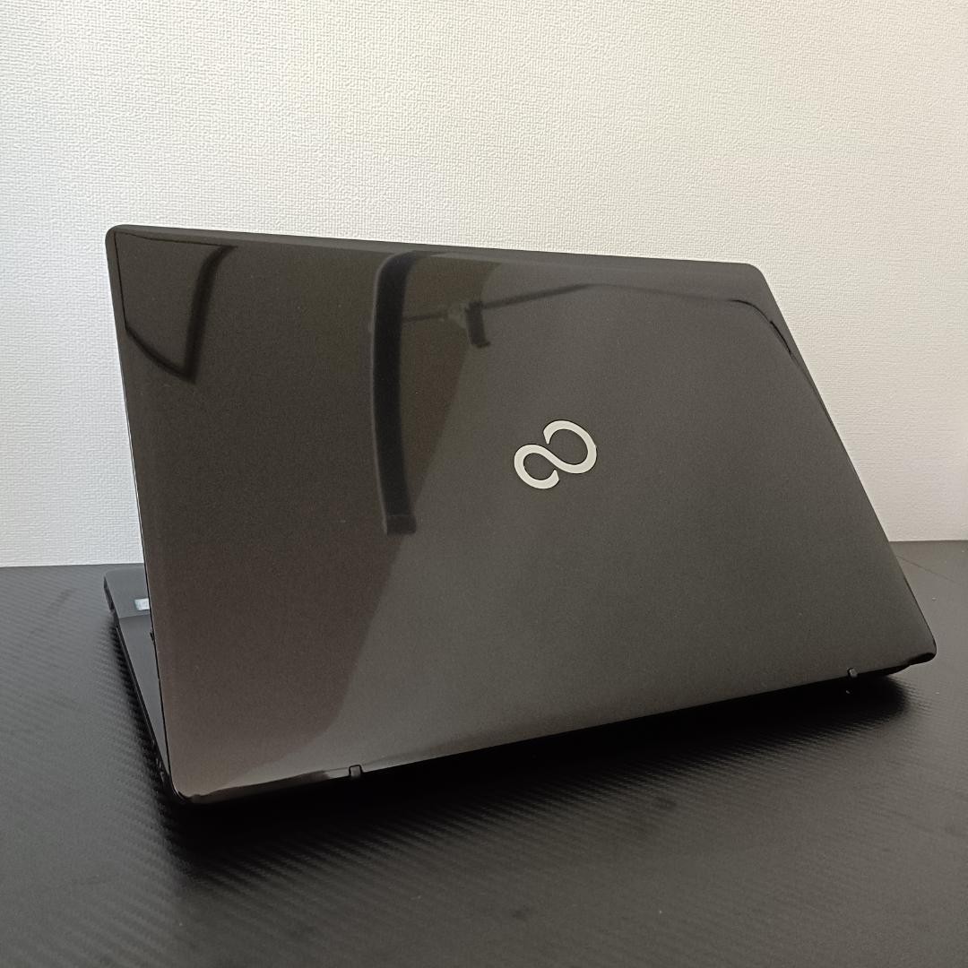 ノートPC Windows11 Core i7 SSD メモリ8GB 富士通 黒