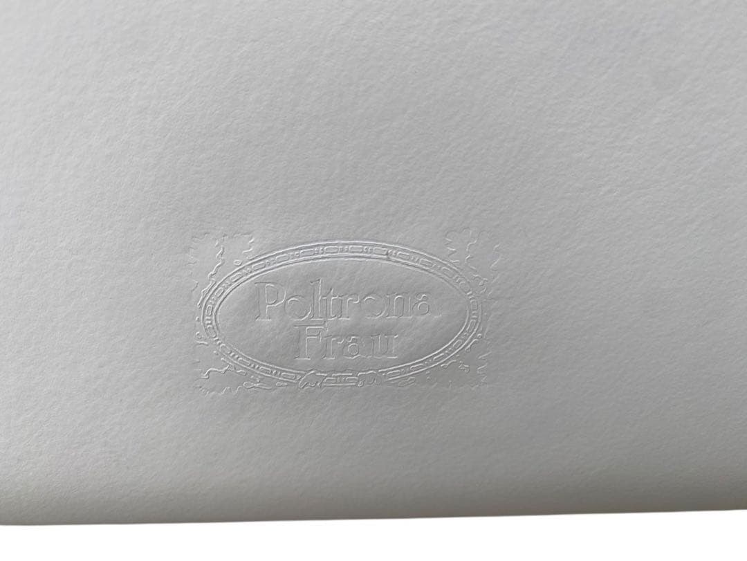 ◇②Poltrona Frau vittoria ダイニングチェア