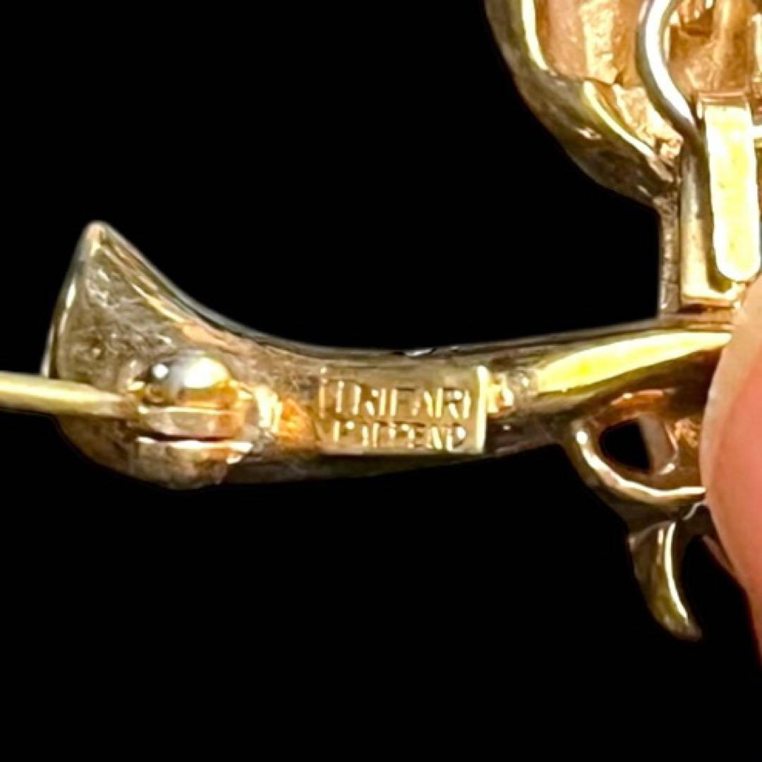 レアカラー☆TRIFARI☆ピンクミルクガラス☆ハナミズキのスイングブローチ