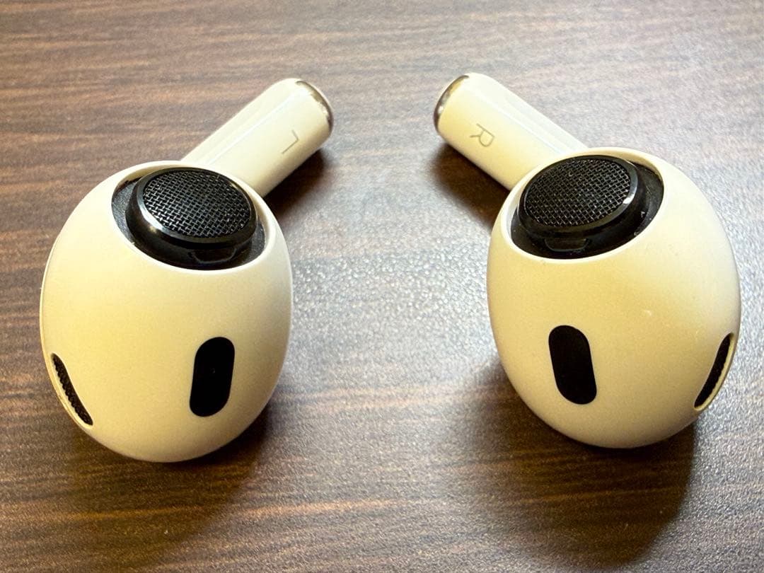 Apple AirPods Pro2 第2世代　本体 充電ケース付き