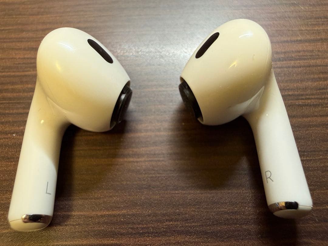Apple AirPods Pro2 第2世代　本体 充電ケース付き