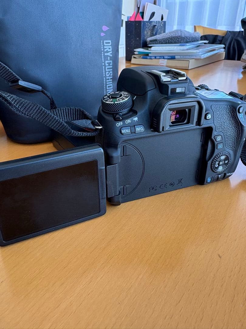 Canon デジタル一眼レフカメラ EOS 8000D レンズキット