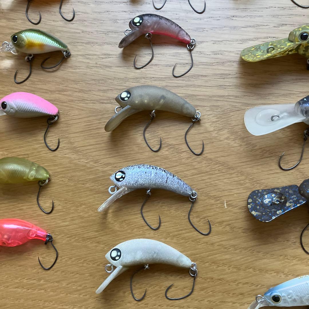 VERSUS WAVEケースとクランクベイト他　管釣りルアー 37個セット