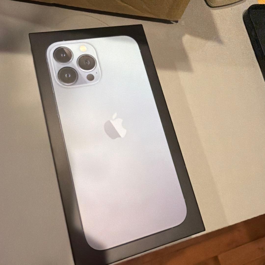 【ほぼ新品】Apple iPhone 13 Pro MAX 256GB