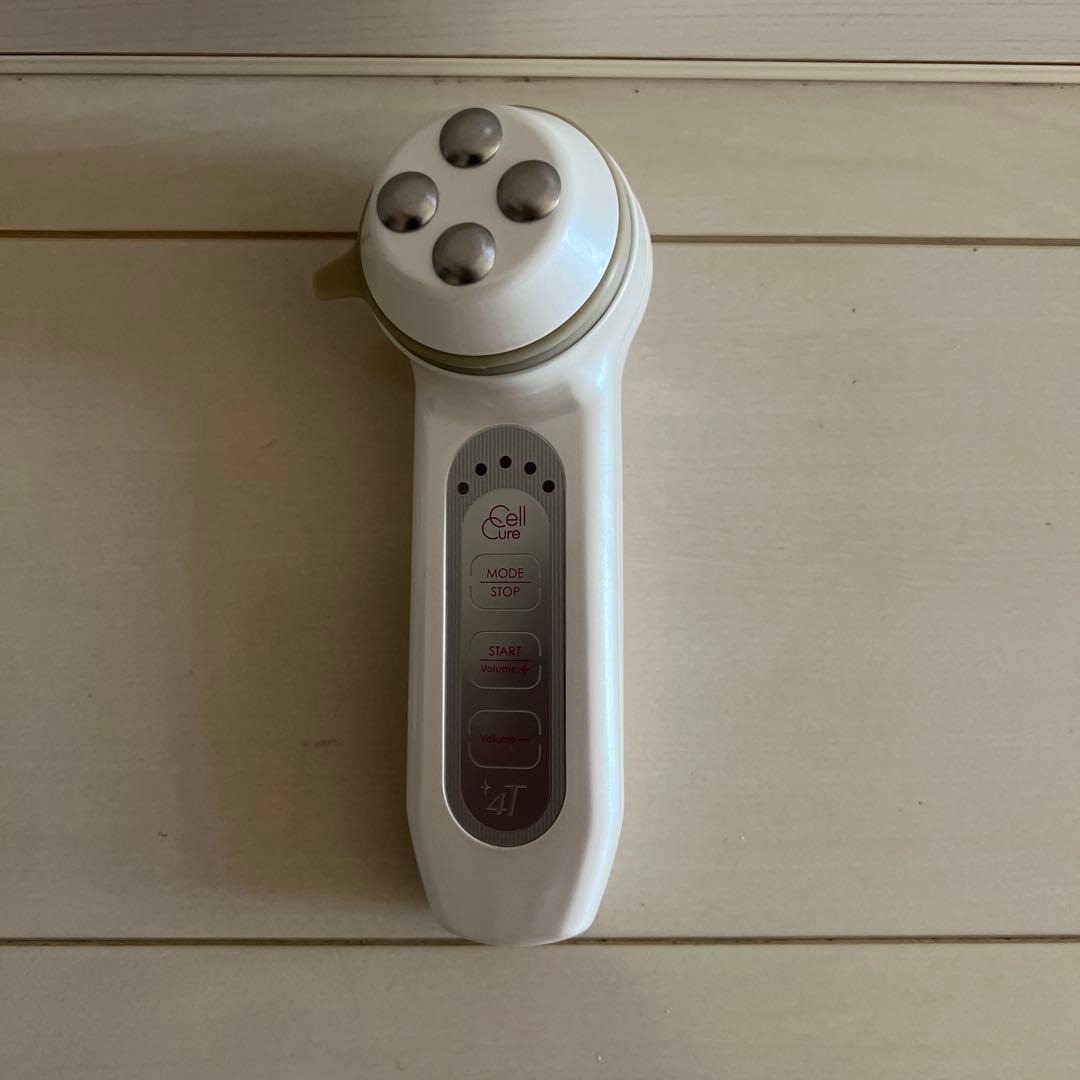 ゆ*う様 セルキュア4t 美顔器 ホワイト 充電器付き