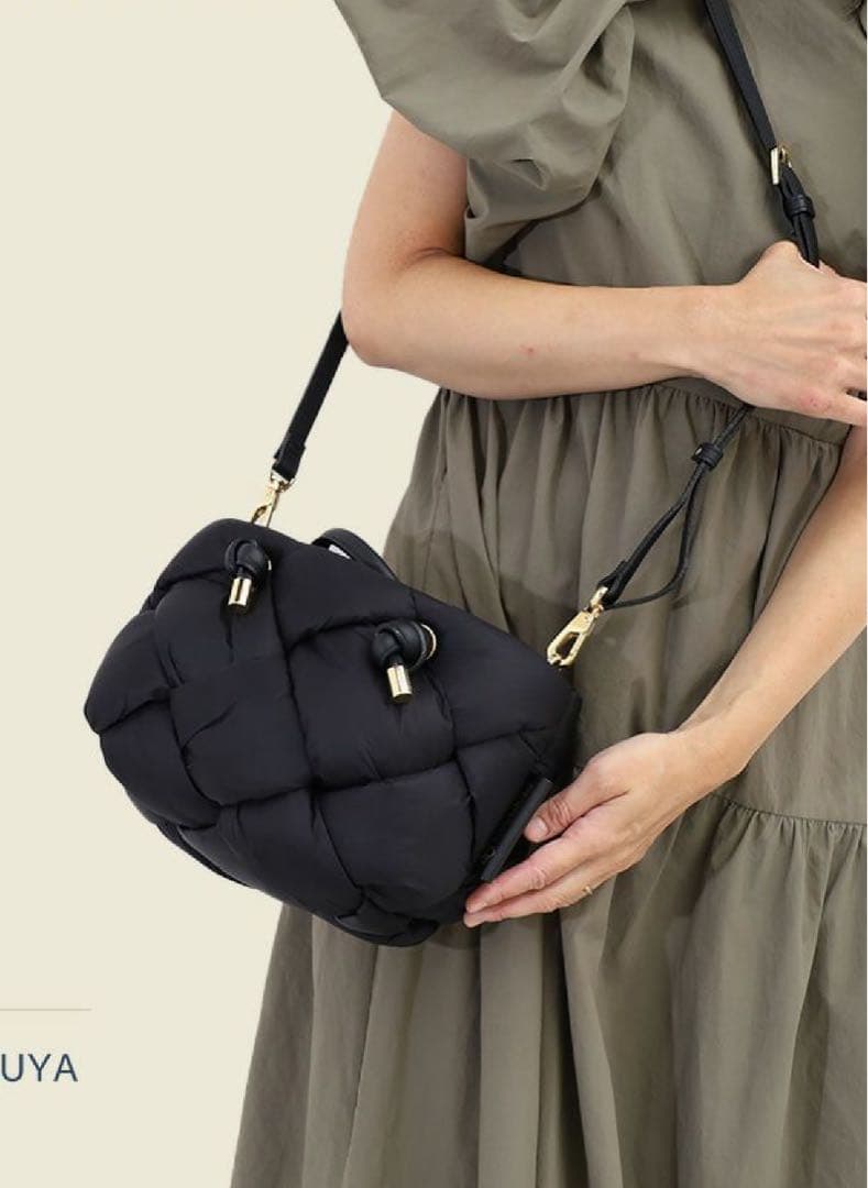 ヴィオラドーロ　ハンドバッグ