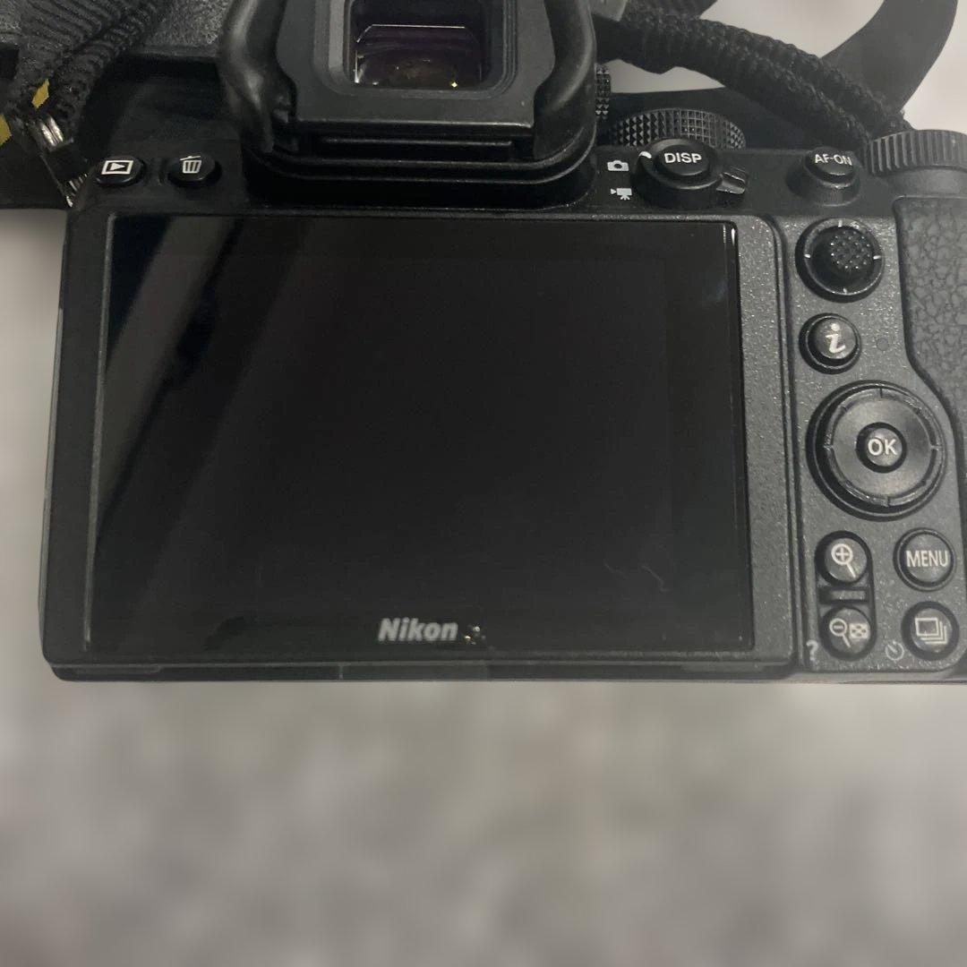 Nikon Z5 ミラーレス一眼カメラ