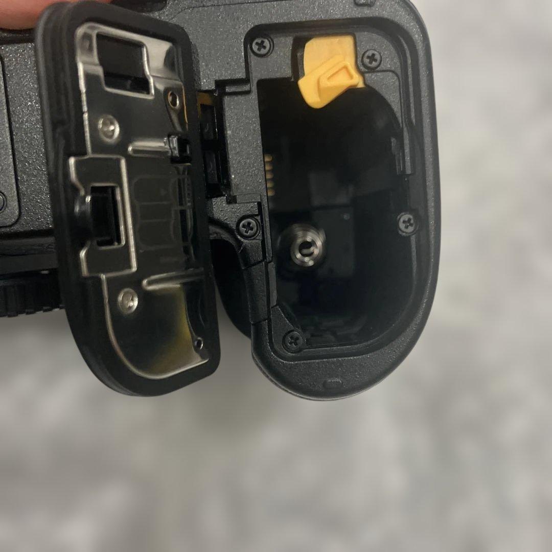 Nikon Z5 ミラーレス一眼カメラ