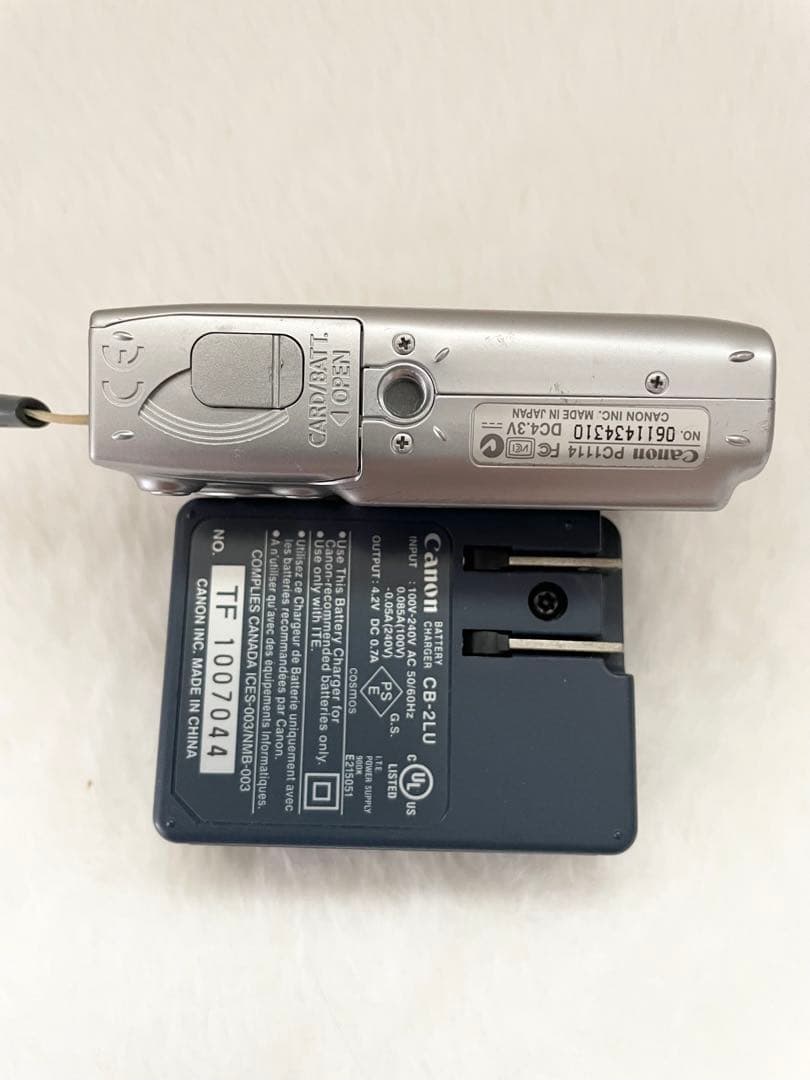 Canon IXY DIGITAL 600 シルバー デジカメ　キャノンイクシー