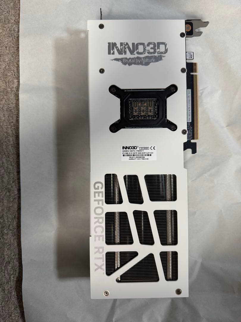 INNO3D GeForce RTX 5080 ホワイト 3ファン